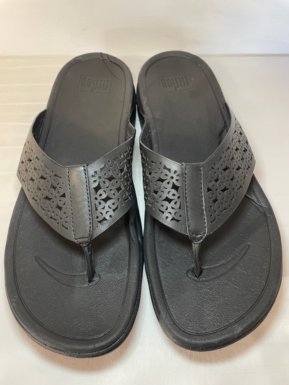 FitFlop Surfa Floral Lattice women's supportive black flip flop sandals size 10